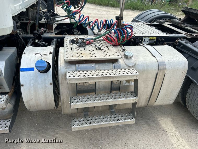 image for item DR4646 2016 Mack CXU613  semi truck