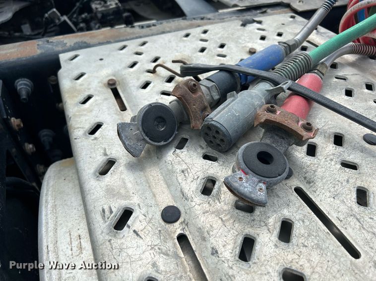 image for item DR4646 2016 Mack CXU613  semi truck