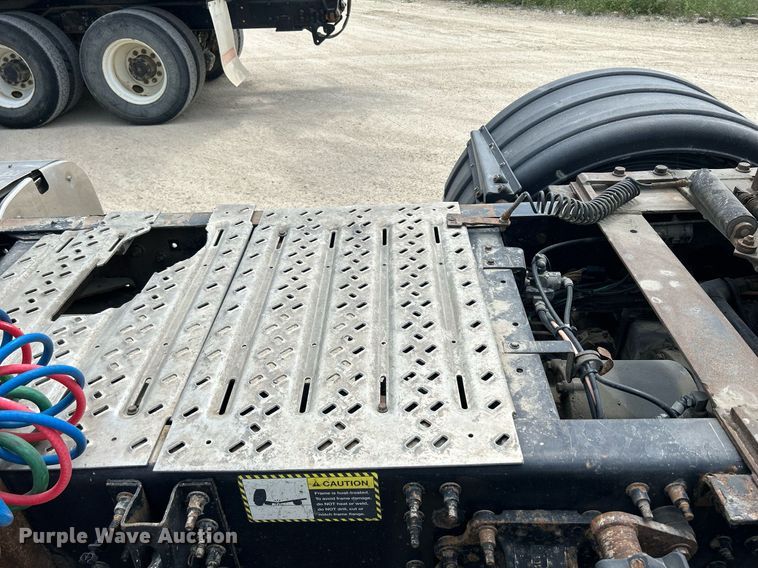 image for item DR4646 2016 Mack CXU613  semi truck