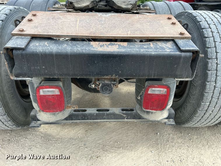 image for item DR4646 2016 Mack CXU613  semi truck