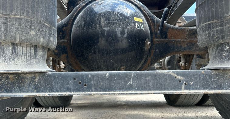 image for item DR4646 2016 Mack CXU613  semi truck