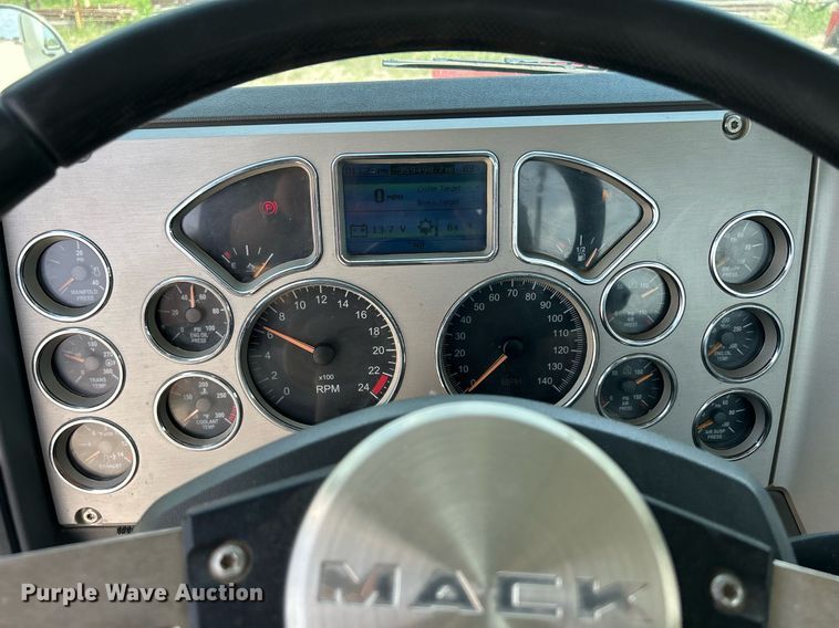 image for item DR4646 2016 Mack CXU613  semi truck