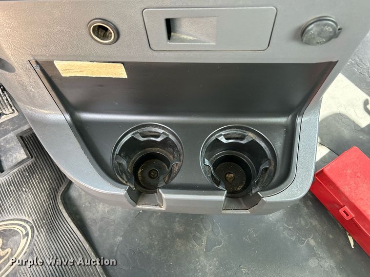 image for item DR4646 2016 Mack CXU613  semi truck