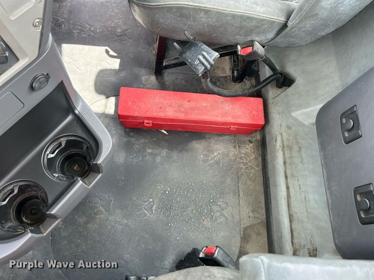 image for item DR4646 2016 Mack CXU613  semi truck