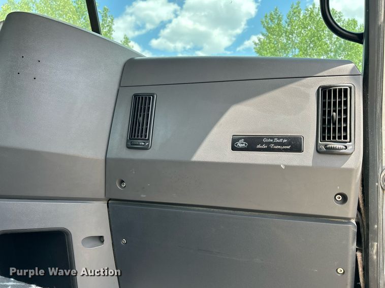 image for item DR4646 2016 Mack CXU613  semi truck