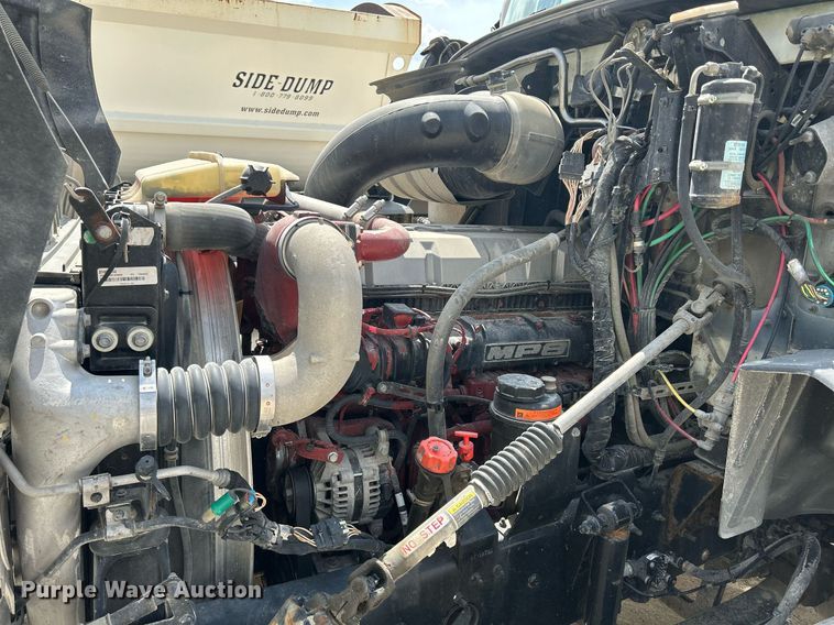 image for item DR4646 2016 Mack CXU613  semi truck