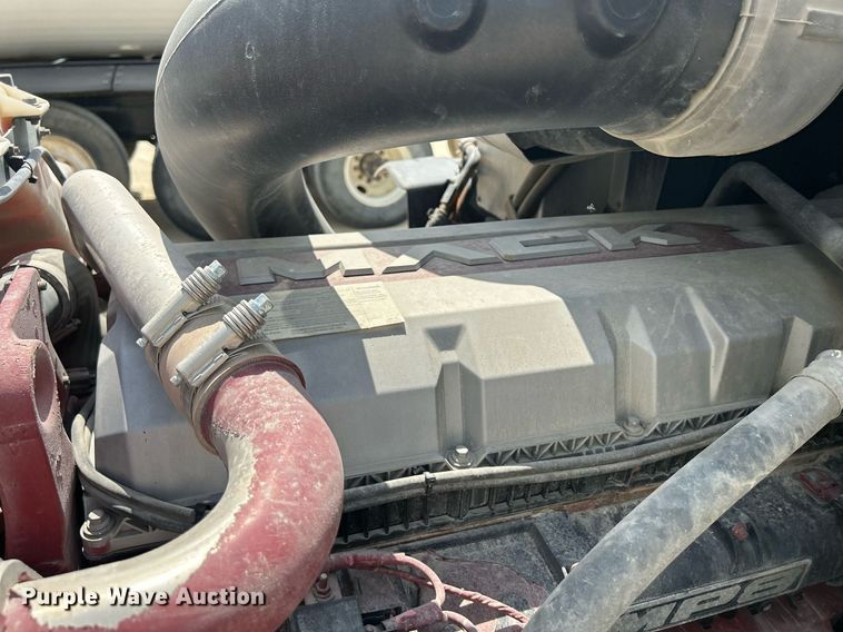 image for item DR4646 2016 Mack CXU613  semi truck