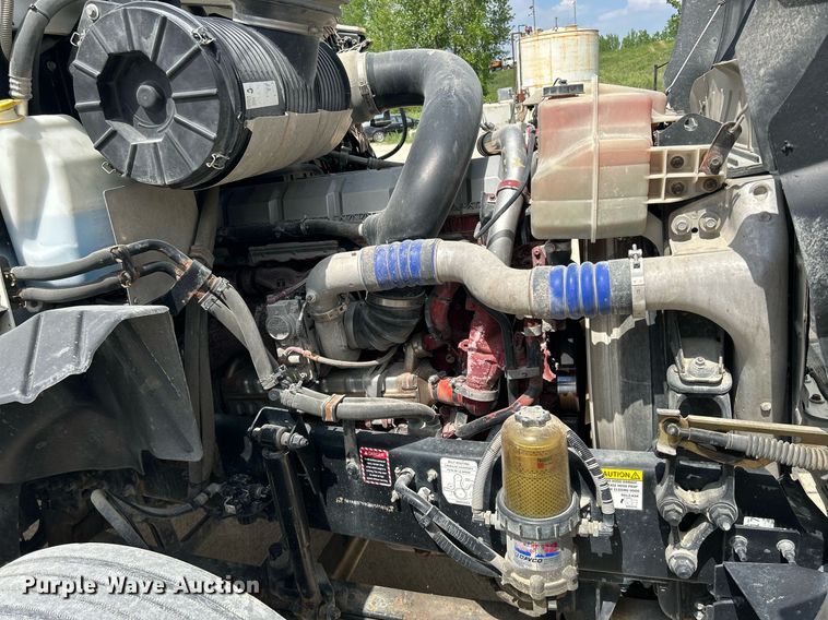 image for item DR4646 2016 Mack CXU613  semi truck