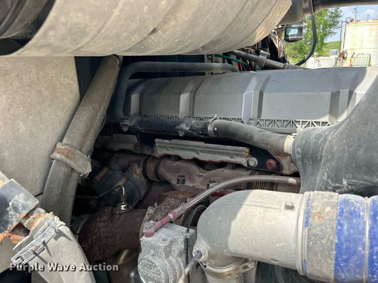 image for item DR4646 2016 Mack CXU613  semi truck