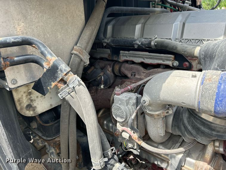 image for item DR4646 2016 Mack CXU613  semi truck