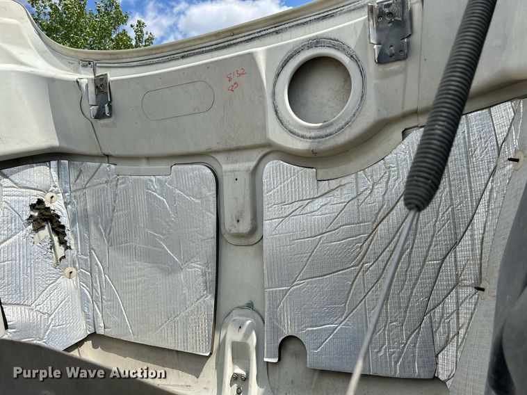 image for item DR4646 2016 Mack CXU613  semi truck