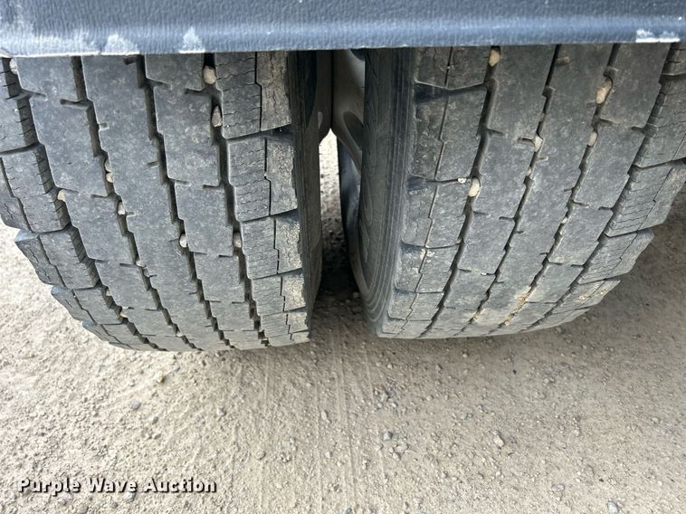 image for item DR4646 2016 Mack CXU613  semi truck