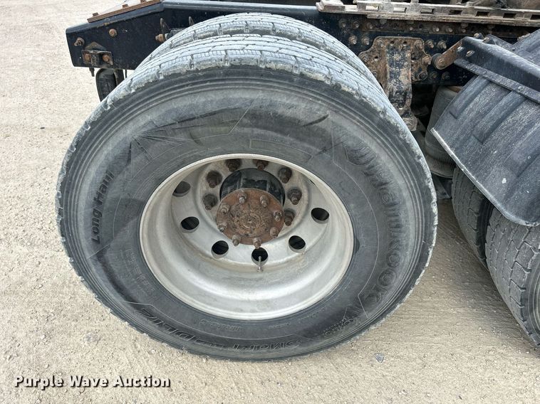 image for item DR4646 2016 Mack CXU613  semi truck