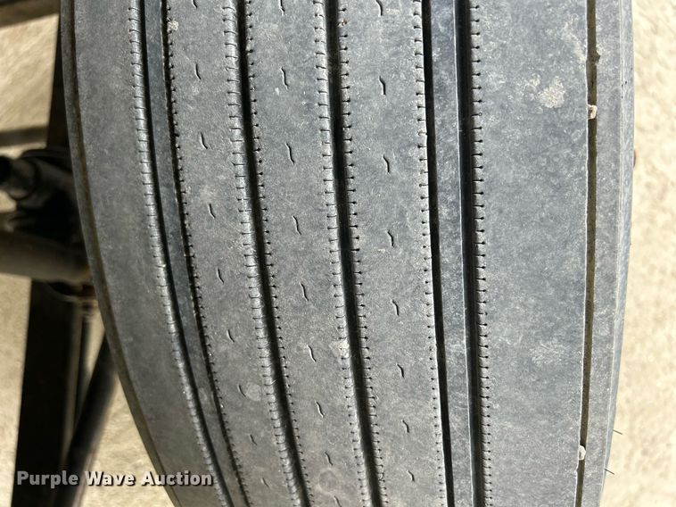 image for item DR4646 2016 Mack CXU613  semi truck