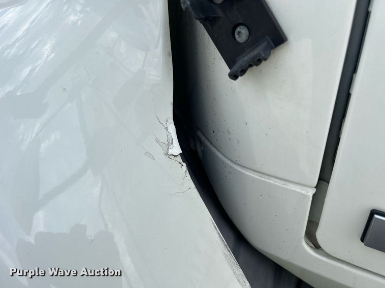 image for item DR4646 2016 Mack CXU613  semi truck