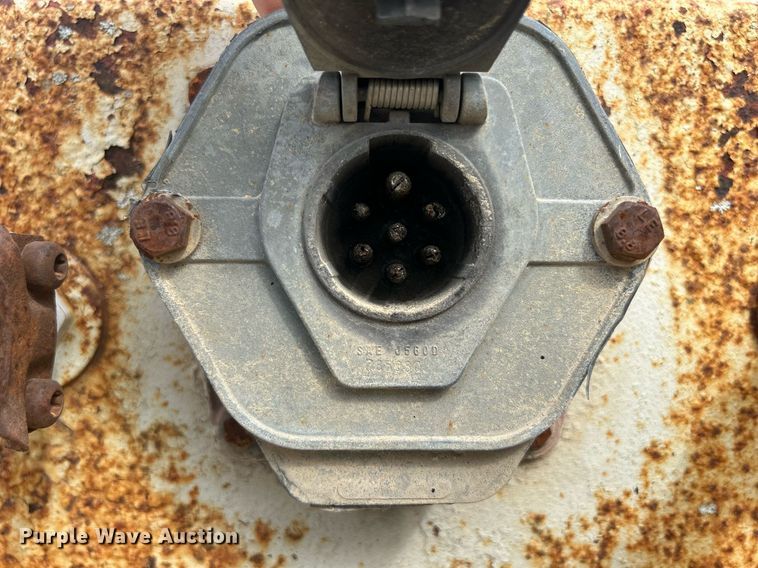 image for item DR4647 1992 Heil  pneumatic dry bulk trailer