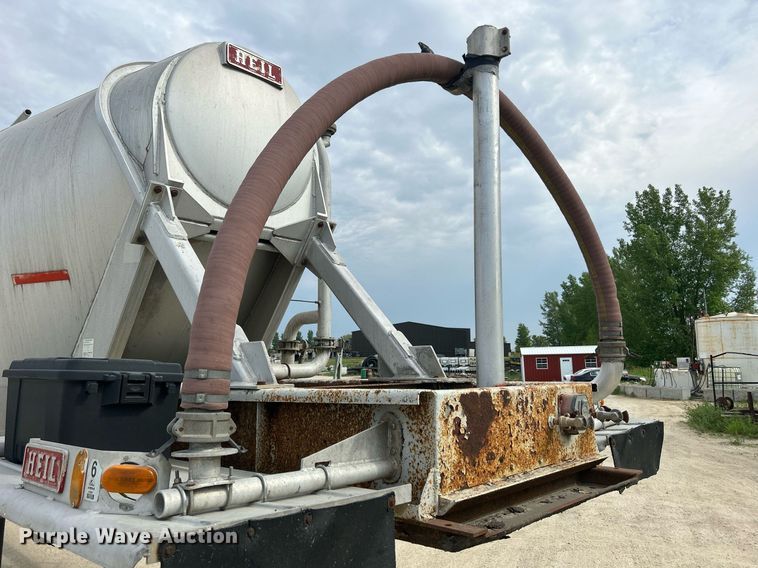 image for item DR4647 1992 Heil  pneumatic dry bulk trailer