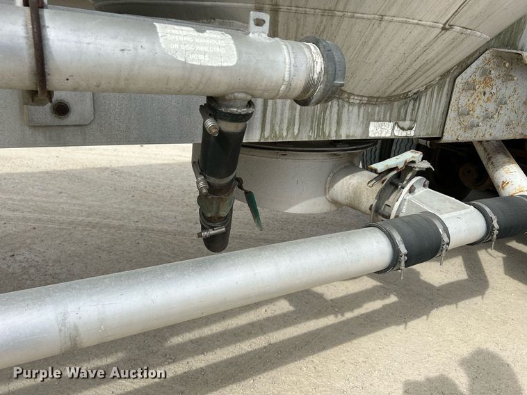 image for item DR4647 1992 Heil  pneumatic dry bulk trailer