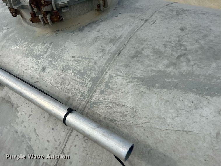 image for item DR4647 1992 Heil  pneumatic dry bulk trailer