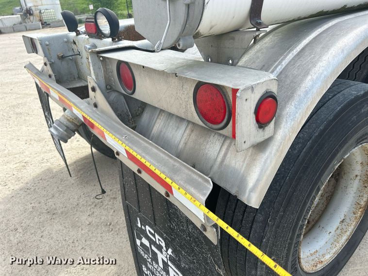 image for item DR4647 1992 Heil  pneumatic dry bulk trailer