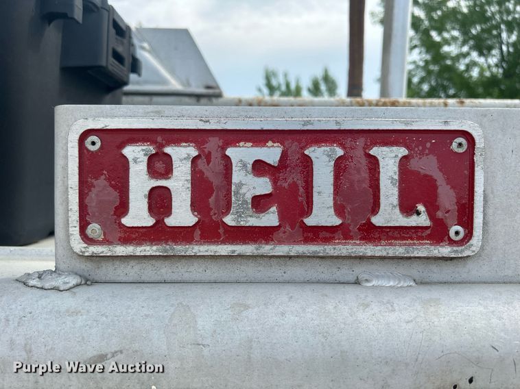 image for item DR4647 1992 Heil  pneumatic dry bulk trailer