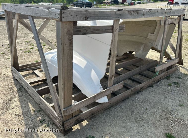 image for item DR4651 International 9200  hood