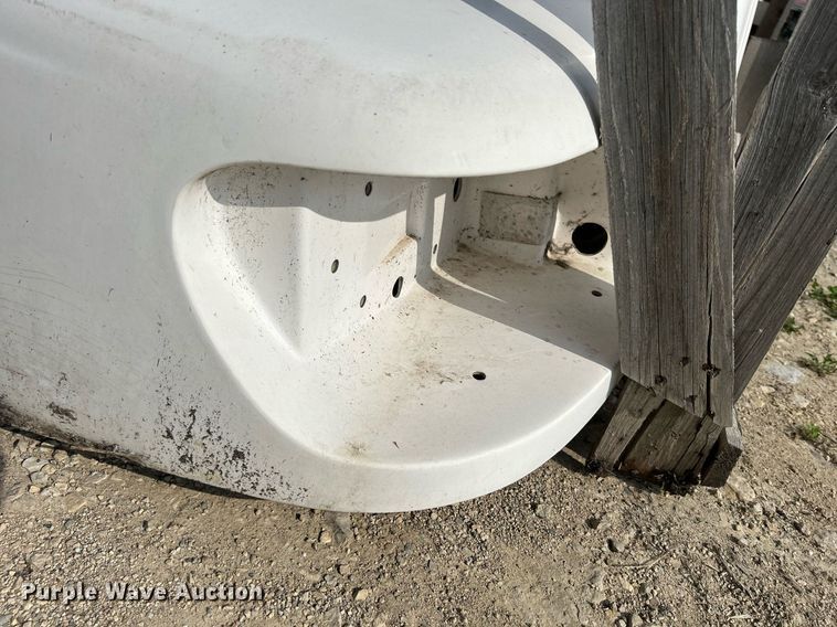 image for item DR4651 International 9200  hood