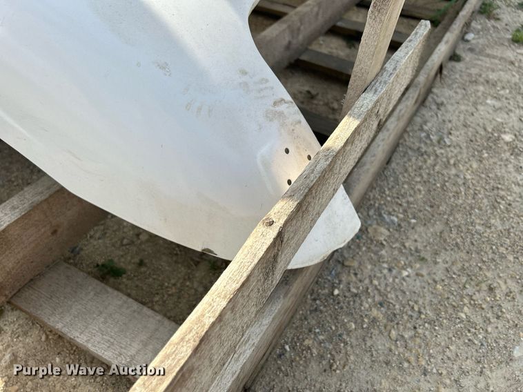 image for item DR4651 International 9200  hood