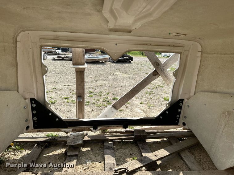 image for item DR4651 International 9200  hood