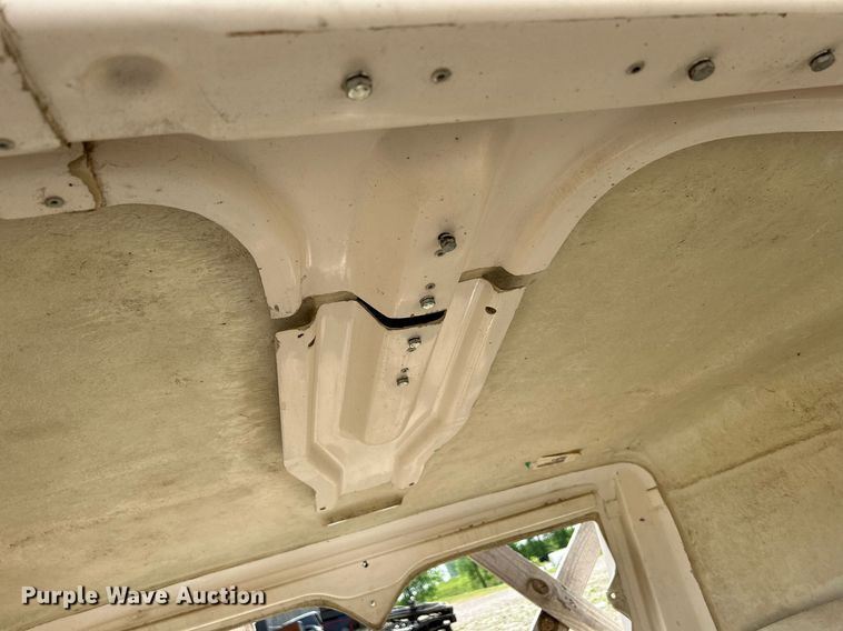 image for item DR4651 International 9200  hood