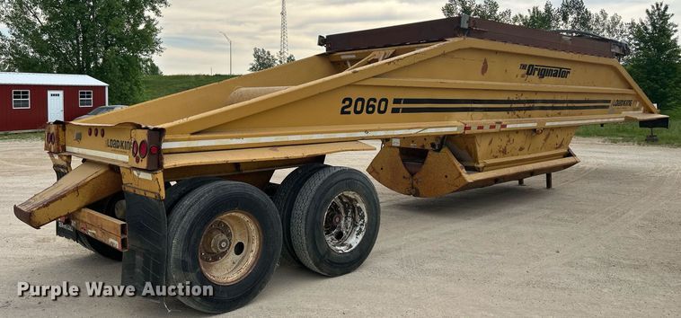 image for item DR4653 1995 Load King 2060-40-2  bottom dump trailer