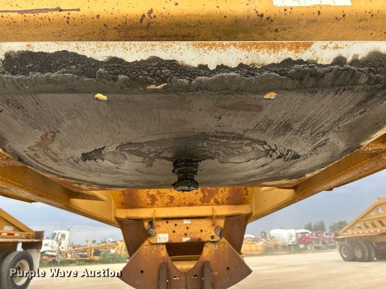 image for item DR4653 1995 Load King 2060-40-2  bottom dump trailer