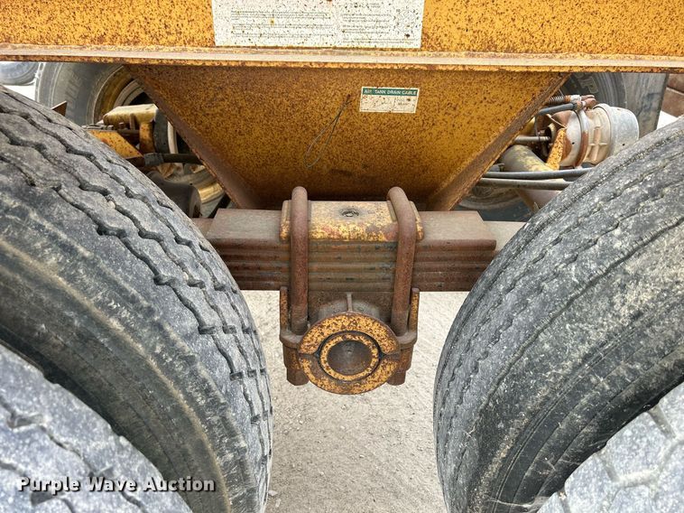 image for item DR4653 1995 Load King 2060-40-2  bottom dump trailer