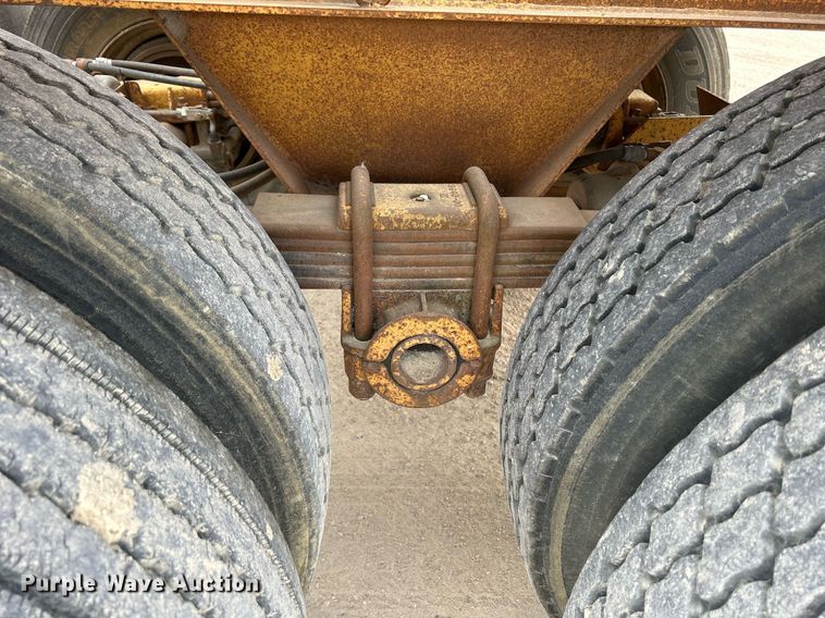 image for item DR4653 1995 Load King 2060-40-2  bottom dump trailer