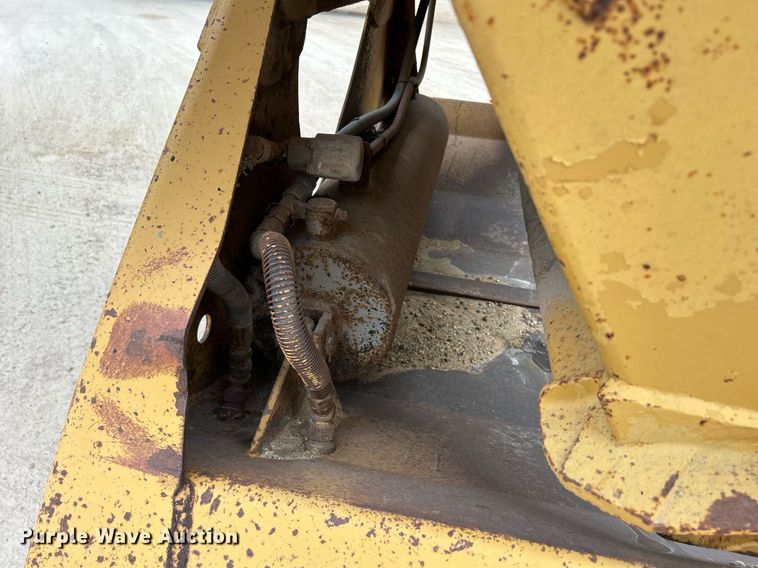 image for item DR4653 1995 Load King 2060-40-2  bottom dump trailer