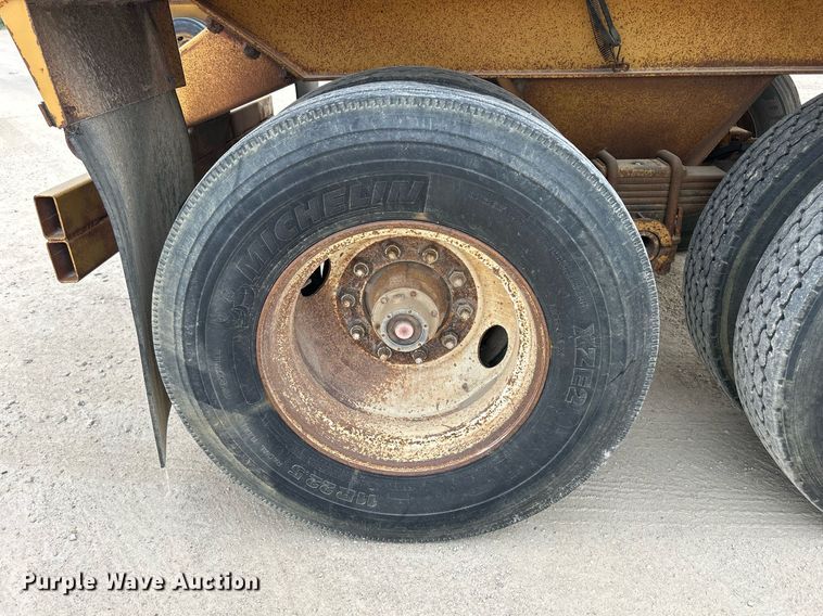 image for item DR4653 1995 Load King 2060-40-2  bottom dump trailer