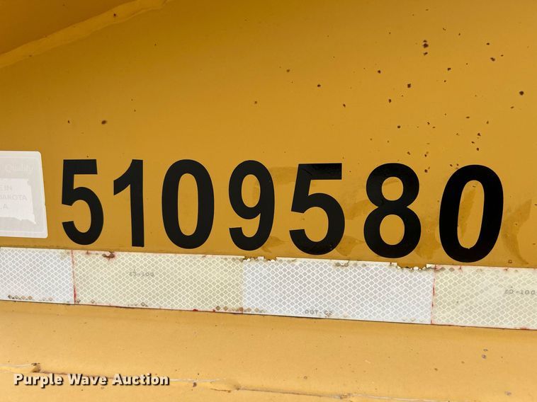 image for item DR4653 1995 Load King 2060-40-2  bottom dump trailer