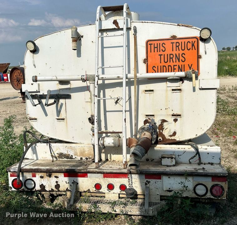 image for item DR4654 Water tank bed