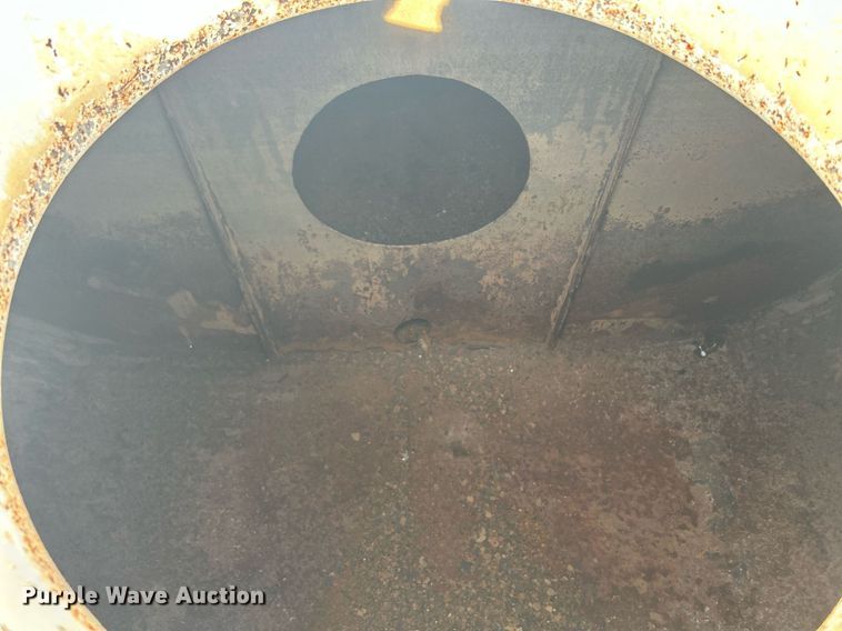 image for item DR4654 Water tank bed