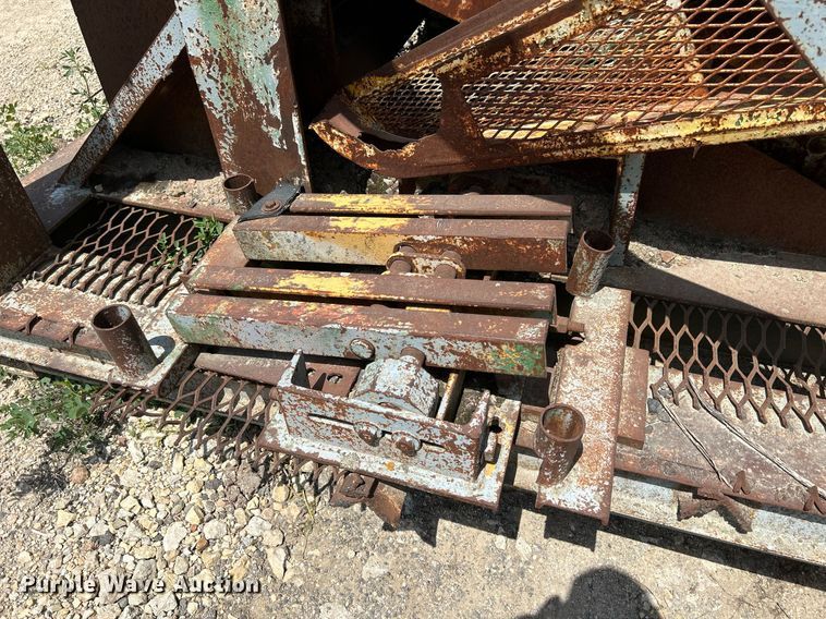 image for item DR4655 Allis Chalmers  screen