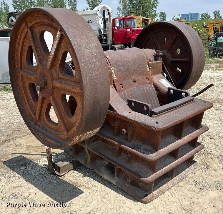 image for item DR4656 Universal Crusher  jaw crusher