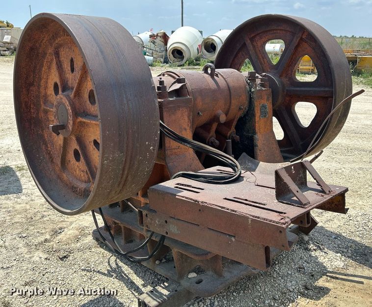 image for item DR4656 Universal Crusher  jaw crusher