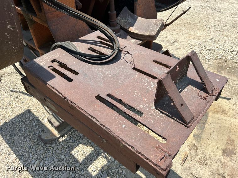 image for item DR4656 Universal Crusher  jaw crusher