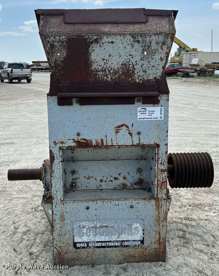 image for item DR4658 Cedarapids  hammer mill
