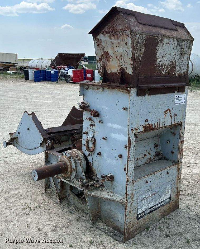 image for item DR4658 Cedarapids  hammer mill