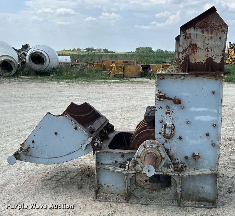 image for item DR4658 Cedarapids  hammer mill