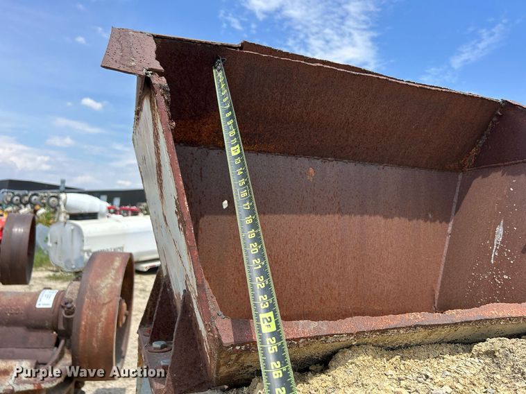 image for item DR4658 Cedarapids  hammer mill