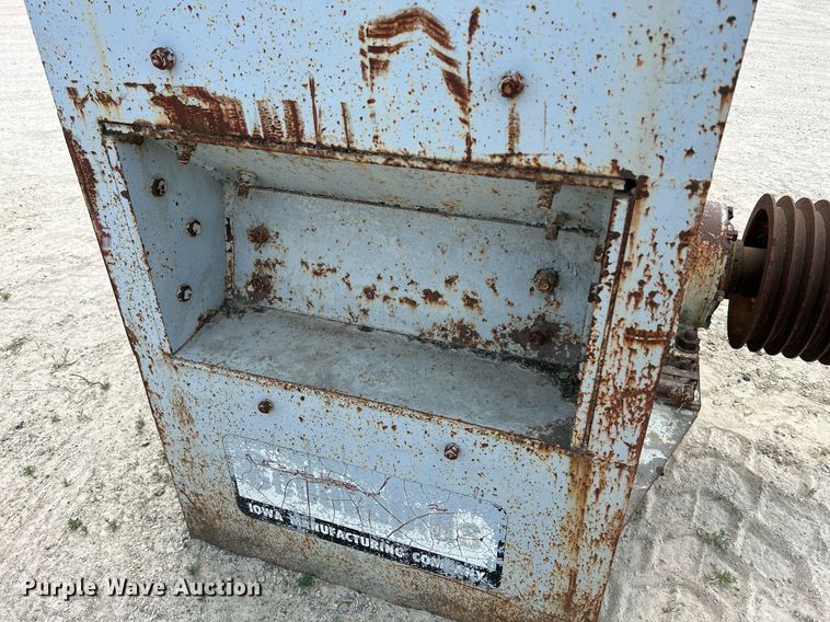 image for item DR4658 Cedarapids  hammer mill