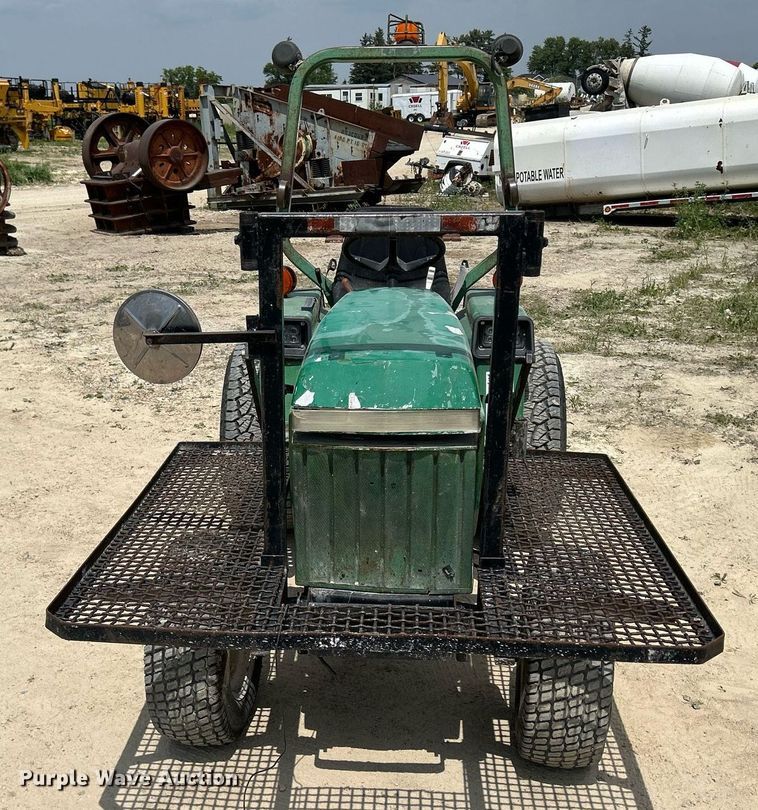 image for item DR4659 1997 John Deere 855  tractor