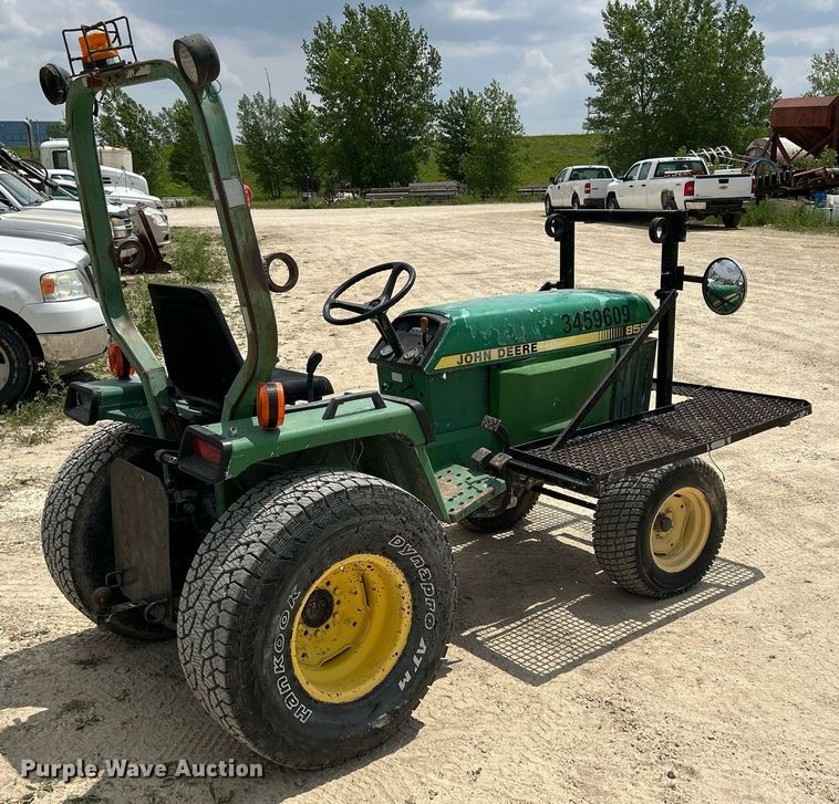 image for item DR4659 1997 John Deere 855  tractor